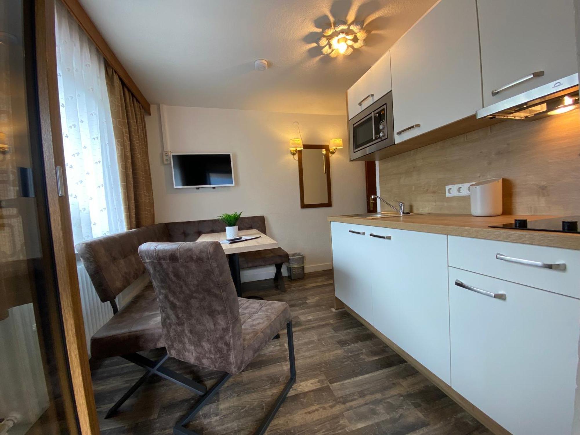 Pension Jagerhof - Sommercard Inkl - 5 Min Zum Hochzeiger Jerzens Luaran gambar